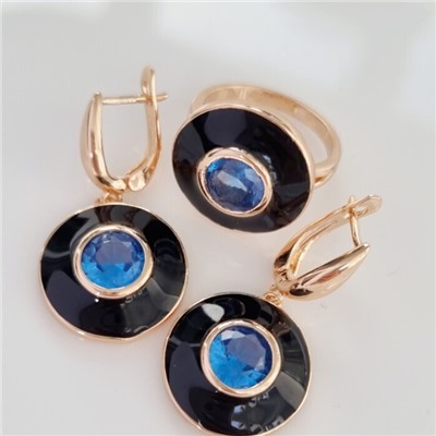 Комплект ювелирной бижутерии коллекция "Дубай" серьги и кольцо 19 р, покрытие позолота, вставка: цветная эмаль и крупный фианит, цвет: синий и черный, арт.215.345-19