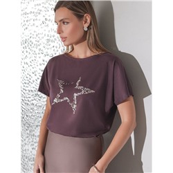 Нарядная футболка с блестящим принтом