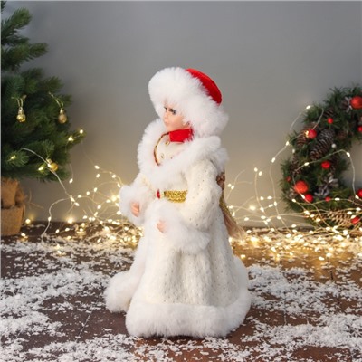 Снегурочка под ёлку «Зимнее волшебство. Шик в бело-красной шубке» двигается, 40 см