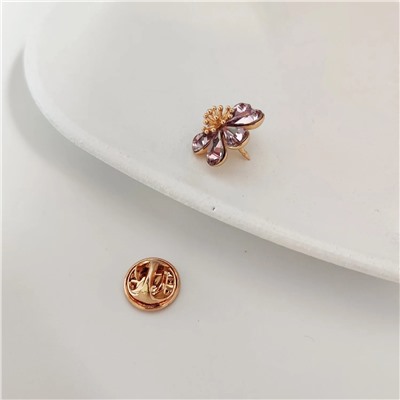 Брошь-значок с кристаллами Swarovski
