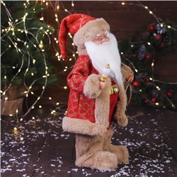 Дед Мороз под ёлку «Зимнее волшебство. В красной шубке в клетку с подарками» двигается, 40 см