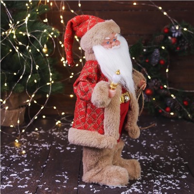 Дед Мороз под ёлку «Зимнее волшебство. В красной шубке в клетку с подарками» двигается, 40 см