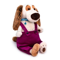 Собака Бартоломей с ошейником и в штанах на лямках