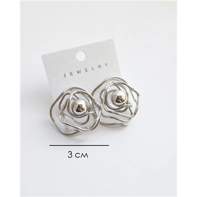 Стильные серьги