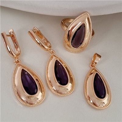 Комплект ювелирная бижутерия крупный коллекция "Дубай" серьги, кулон и кольцо 17 р, покрытие: позолота, вставка: фианиты, цвет: фиолетовый, арт.213.797-18