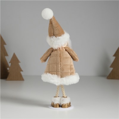 Фигурка «Дед Мороз в бежевой шубке», 6.8×7×18.5 см