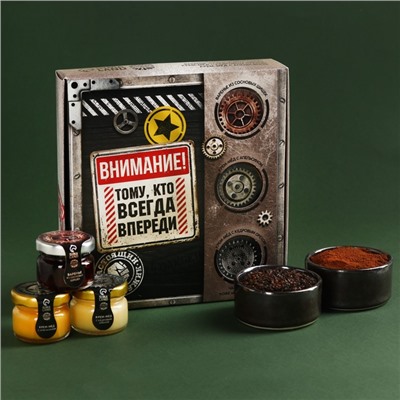 Подарочный набор «Тому, кто всегда впереди»: чай чёрный 50 г., кофе со вкусом: лесной орех 50 г., варенье из сосновых шишек 30 г., крем-мёд 2 шт х 30 г