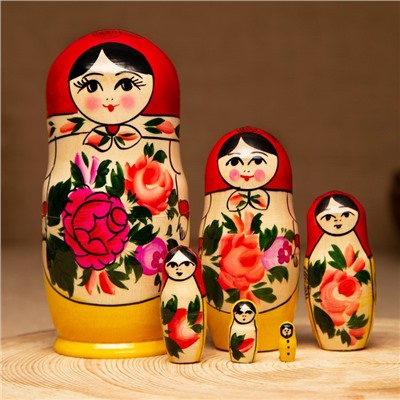 Матрёшка дерево «Нина», красный платок, 6 кукольная, 12-14 см