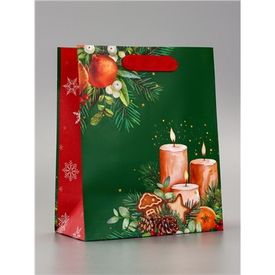 Пакет подарочный новогодний ламинированный с тиснением «Уют», люкс, 18×22.3×10 см