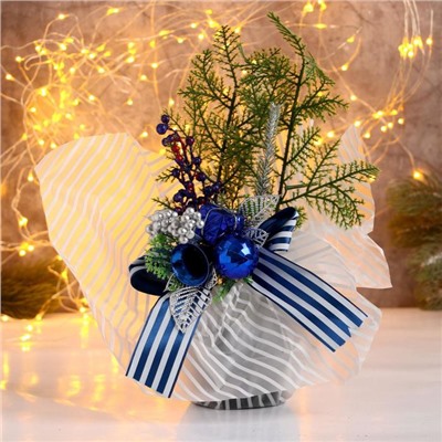 Новогодняя композиция на стол «Зимнее волшебство. Причуды», яблочки и веточки, 25 см, синий