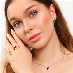 Комплект в форме сердца ювелирная бижутерия коллекция  "Дубай" серьги, кулон и кольцо 20 р, покрытие: позолота, вставка: фианиты, цвет: прозрачный и красный, арт.213.771-20