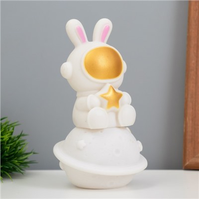 Фигурка светящаяся RISALUX «Заяц со звездой на Сатурне», LED-ночник, 2 Вт, LR44 5×8×13 см