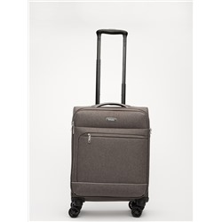 679 02 20" Чемодан