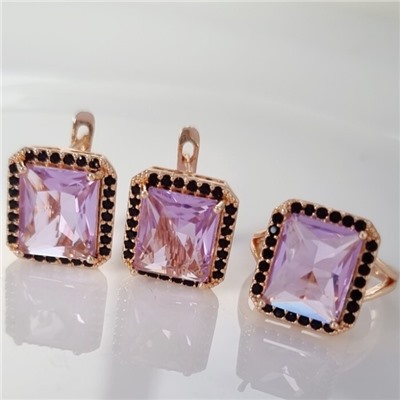 Комплект ювелирной бижутерии коллекция "Дубай" серьги и кольцо 18 р, покрытие позолота, вставка: фианиты, цвет: фиолетовый и черный, арт.215.366-18