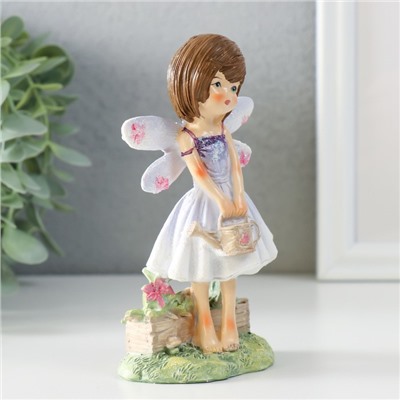 Фигурка полистоун «Малышка в сиреневом платье с крыльями, с леечкой», 7.5×5×13 см