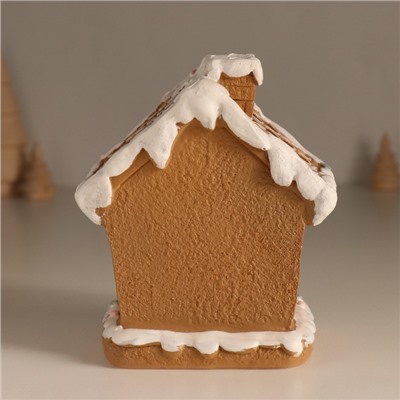 Фигурка светящаяся «Имбирный домик с печенюшкой», 11.2×9×12.8 см
