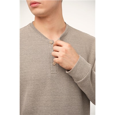 Мужской лонгслив на пуговицах Happyfox