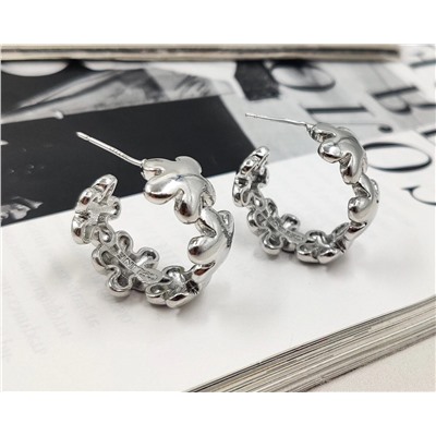 Серьги стильные