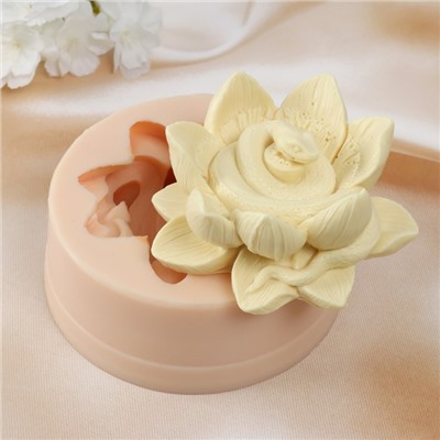 Силиконовый молд для заливки «Змея в лотосе», 11×11×5 см