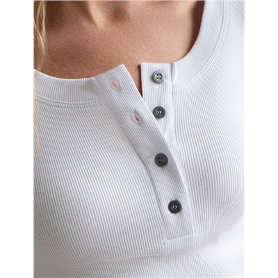 Лонгслив облегающий из фактурного трикотажа в рубчик с круглым вырезом на пуговицах