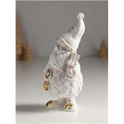 Фигурка «Дед Мороз с подарком», 16×8.5×6.5 см, белый с позолотой