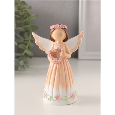 Фигурка полистоун «Девушка-ангел в персиковом платье, с венком-сердце», 8×4.5×12 см