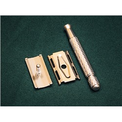 Станок для бритья Классический Т-образный Lord L-122 GOLD Металл c головкой закрытого типа (+1 лезвие) (Египет)