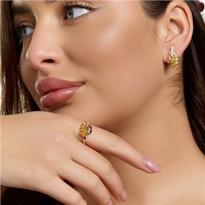 Комплект ювелирной бижутерии коллекция "Дубай" серьги и кольцо 17 р, покрытие позолота, вставка: фианиты и цирконы, цвет: желтый и прозрачный, арт.215.748-17