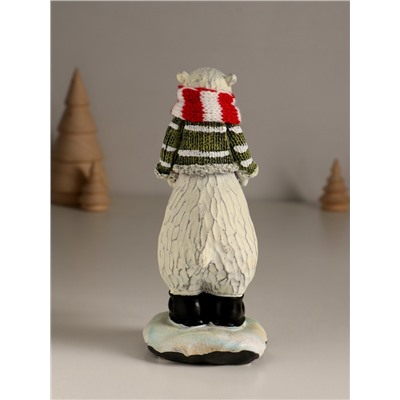 Фигурка полистоун «Медведь в полосатом свитере и шарфе», 7×6.5×16 см, МИКС