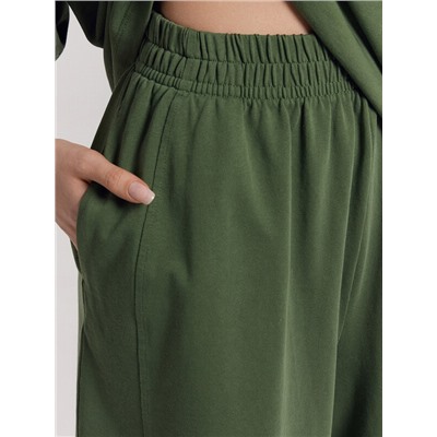 КОМПЛЕКТ ЖЕНСКИЙ (ДЖЕМПЕР, ШОРТЫ) 192010