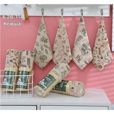 Универсальные салфетки для уборки из микрофибры в рулонах.