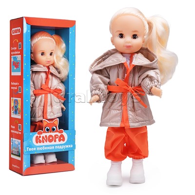 Кукла Элис на прогулке