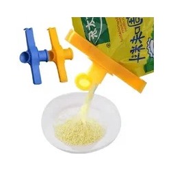 Зажим для пакета с дозатором