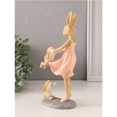 Фигурка полистоун «Зайки. Мама с детьми», 9.5×6×22.5 см