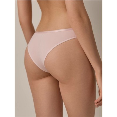 Трусы CONTE LACE TWIST LBR 1990 Трусы «бразилиана» из кружева с фигурным вырезом
