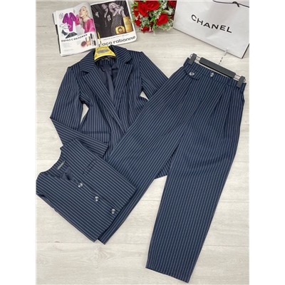 Костюм тройка