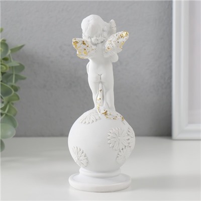 Фигурка полистоун «Белоснежный ангел на шаре с цветами», с золотом, 16×6×6 см