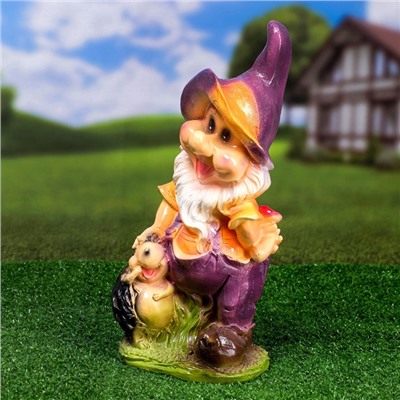 Садовая фигура из гипса «Гном с ежиком», 35×15×14 см