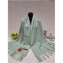 Тёплый палантин, цвет нежно зеленый