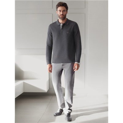 Лонгслив из мягкого фактурного трикотажа с плетеным воротником поло на пуговицах