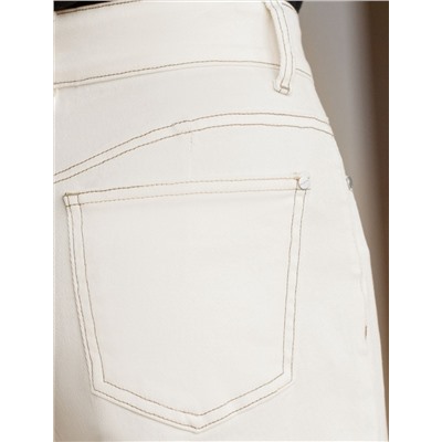 Джинсы-трубы с контрастной строчкой