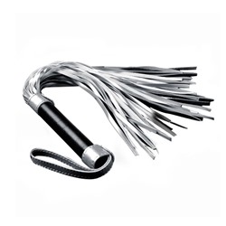 Серебристая плетка Struggle My Flogger с черной ручкой - 45 см.