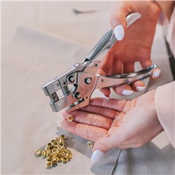 Щипцы с дыроколом для установки блочек, с блочками, d=4 мм, 17×10 см, цвет серебряный