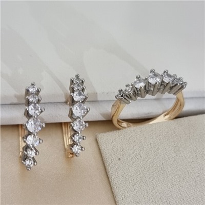 Комплект ювелирной бижутерии коллекция "Дубай" серьги и кольцо 17 р, покрытие позолота, вставка: фианиты, цвет: прозрачный, арт.216.468-17