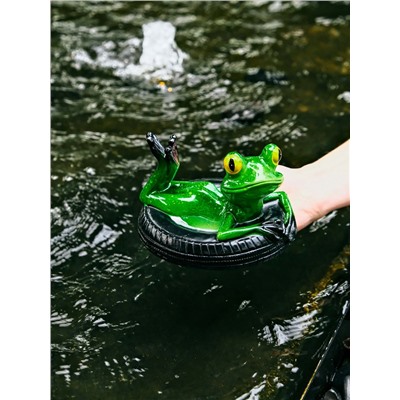 Садовая фигура из полистоуна «Лягушка на шине», 14×13×9.5 см, водоплавающая