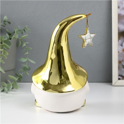 Фигурка светящаяся керамика «Гном в золотом колпаке со звездой», белый, 11.6×10.7×19.3 см