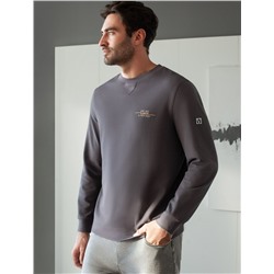 Джемпер легкий из фактурного эластичного трикотажа с принтом