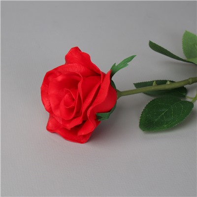 Цветок искусственный Роза 45 см красная / J105-2 /уп 80/480/ латекс