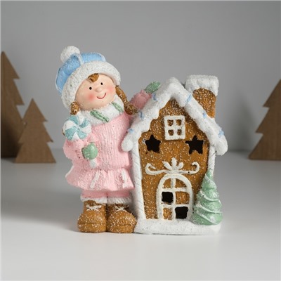 Фигурка светящаяся «Малышка в розовом наряде у пряничного домика», керамика, 15×8×16 см