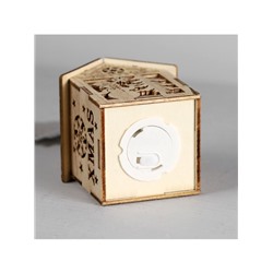 Ёлочная игрушка «Домик со снеговиком», 8×6.5×6 см, от батареек, свечение тёплое белое